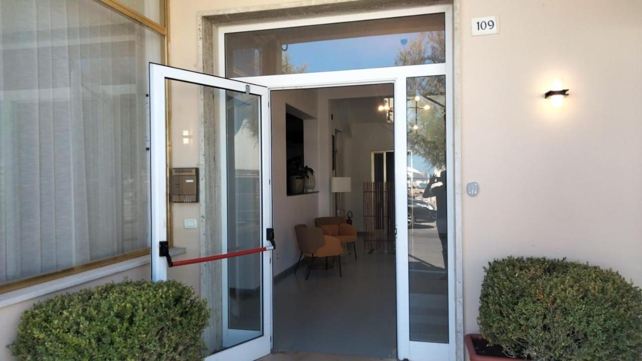 Il Faro Hotel Сенигалия Екстериор снимка